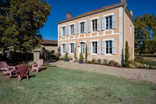 Maison 354 m² · à Condom · 354 m² · 1 050 000 €