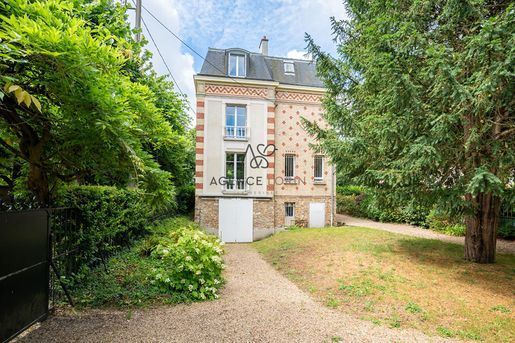 Maison 8 pièces 180 m² · au Vésinet · 180 m² · 1 695 000 €