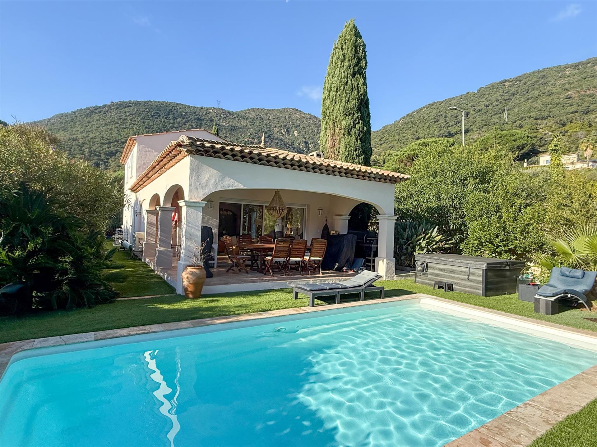 Maison à vendre, 122m², Cavalaire-sur-Mer