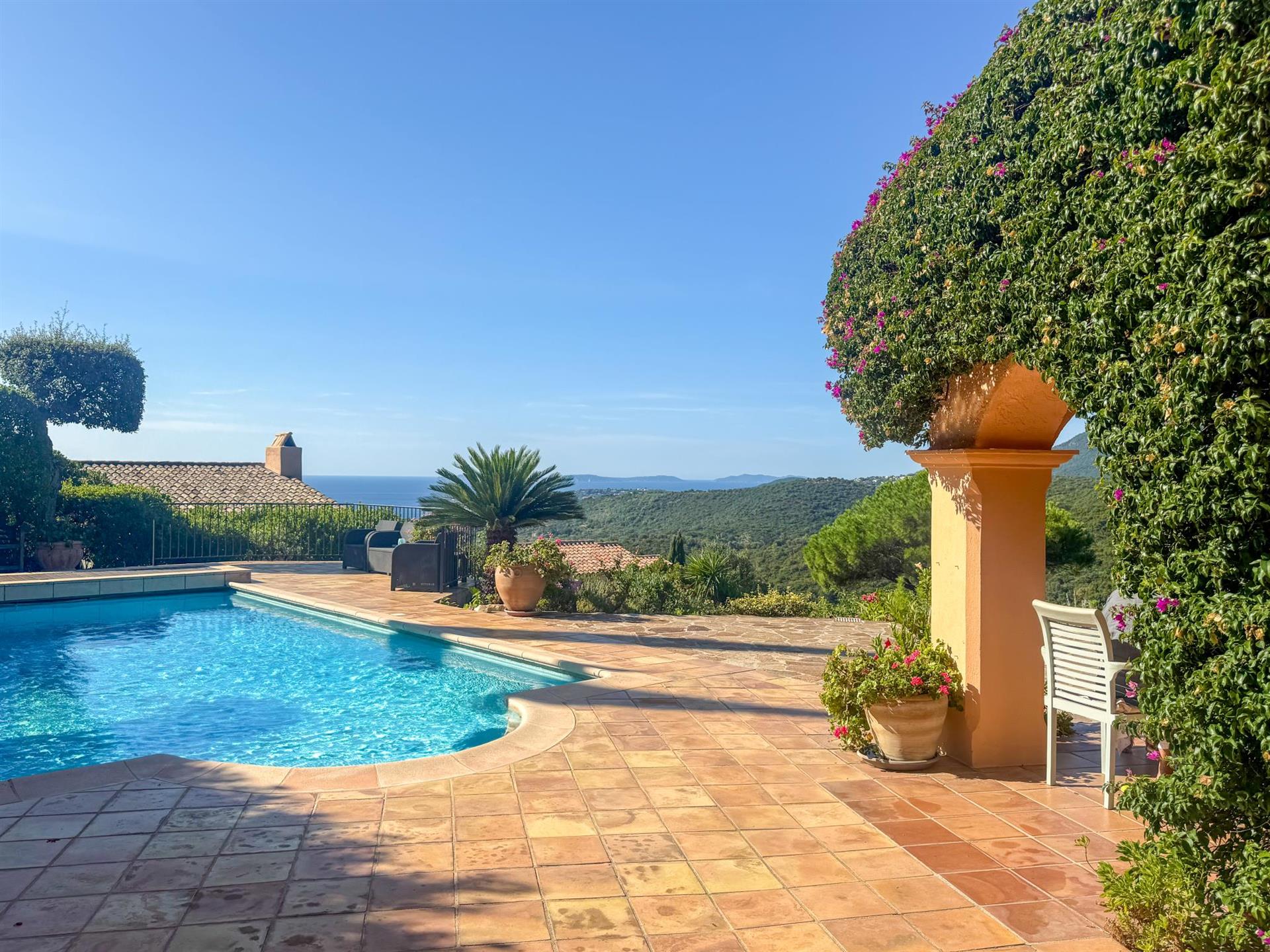 Maison à vendre, 160m², La Croix-Valmer