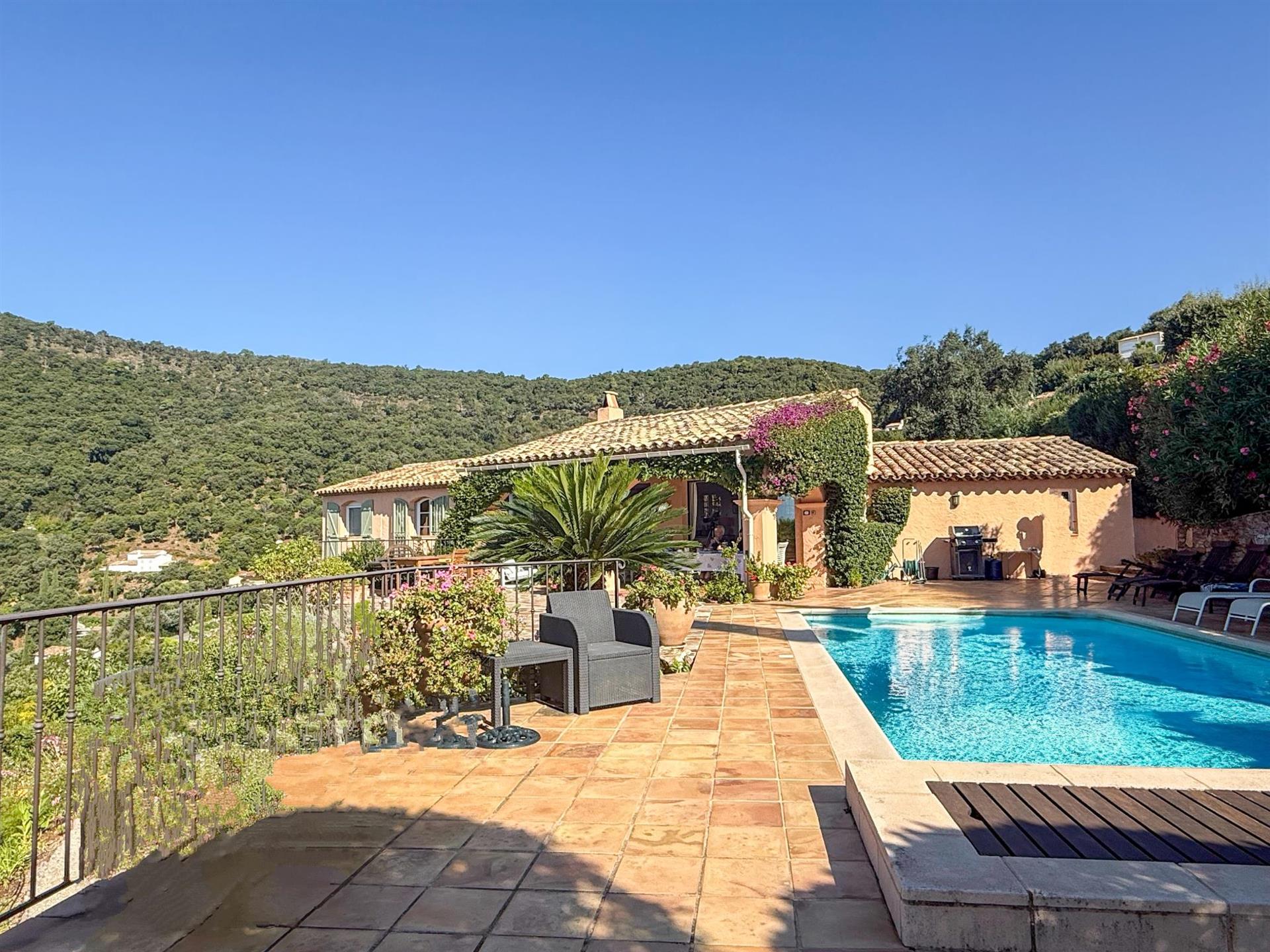 Maison à vendre, 160m², La Croix-Valmer