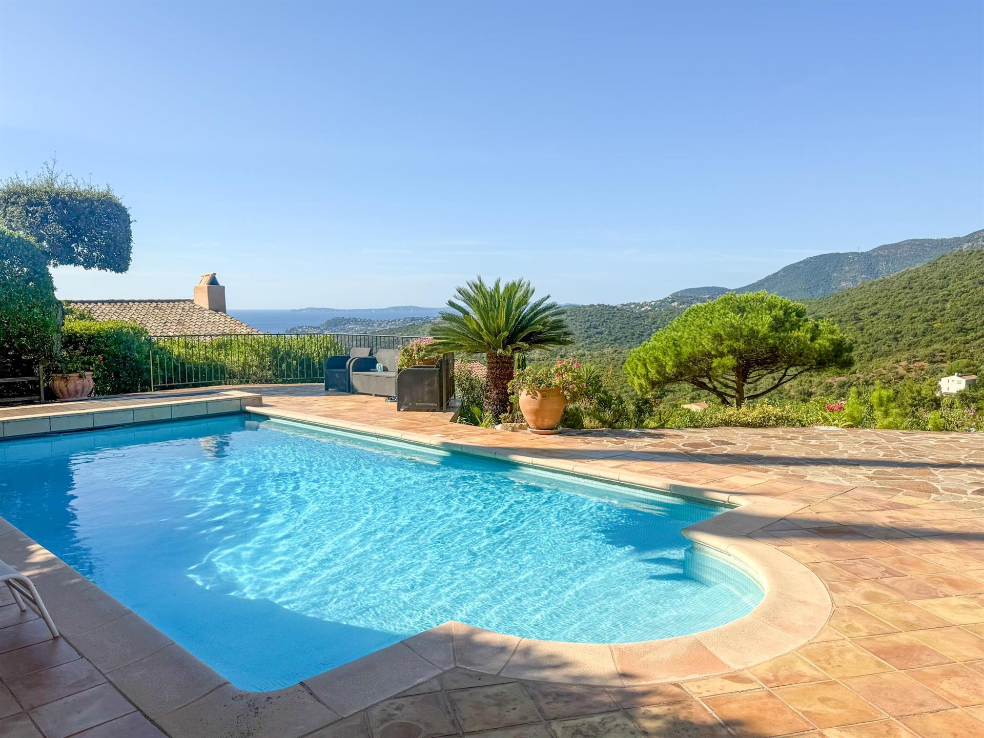 Maison à vendre, 160m², La Croix-Valmer