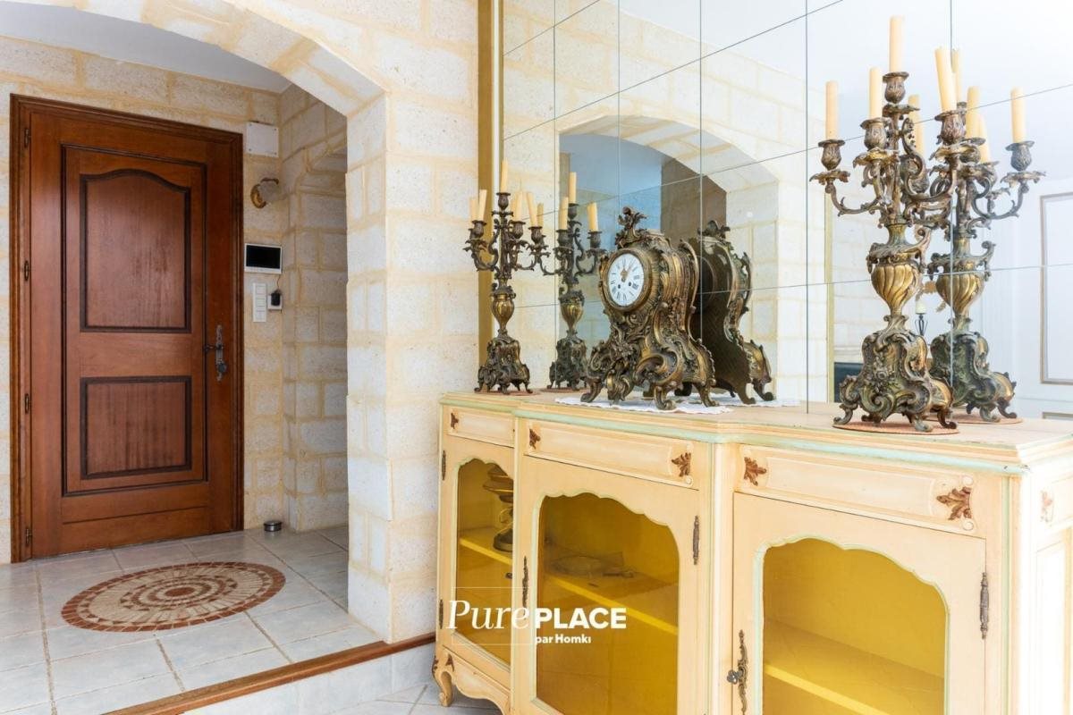 Maison à vendre, 187m², Saint-Mitre-les-Remparts