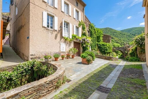 Maison 7 pièces 203 m² · à Cabrespine · 203 m² · 178 000 €