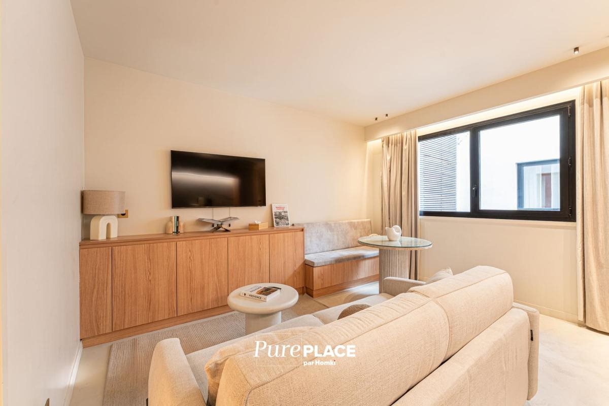 1-room apartment of 32 m² in Marseille 13001, Quai de Rive Neuve - Vue 4