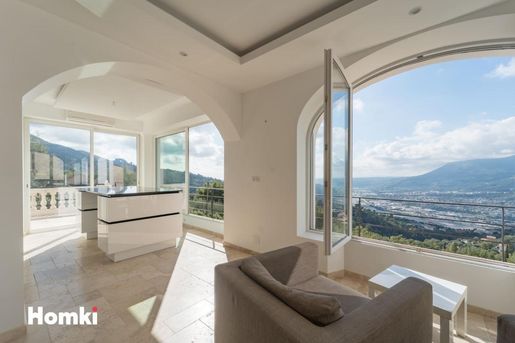 Maison 6 pièces 200 m² · à Castagniers · 200 m² · 690 000 €