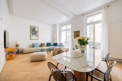 Appartement 5 pièces 157 m² · à Paris 16ème · 157 m² · 2 080 000 €