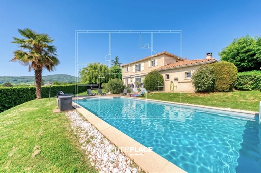 Maison 6 pièces 182 m² · à Lentilly · 182 m² · 717 000 €