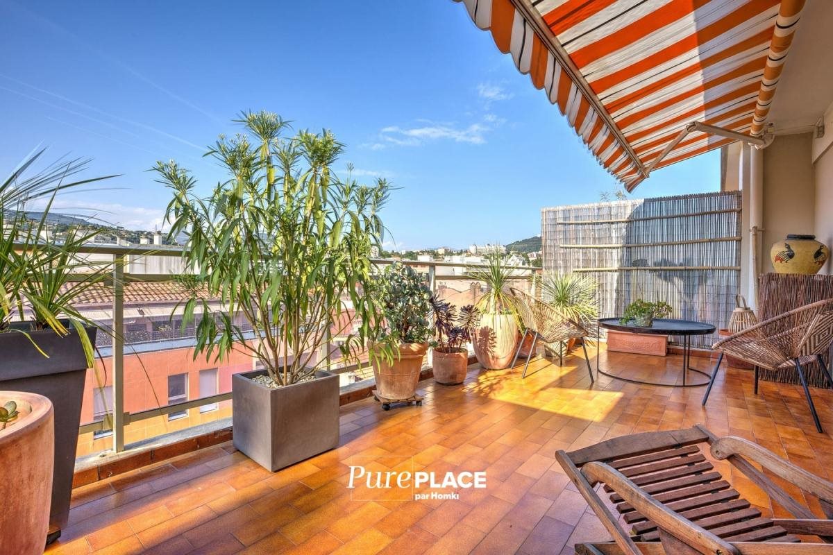 Nice Liberation, 3 rooms, 74 m², top floor, terraces, parking