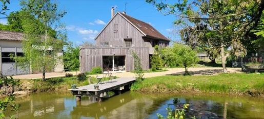 Maison 8 pièces 265 m² · à Tourouvre au Perche · 265 m² · 422 000 €