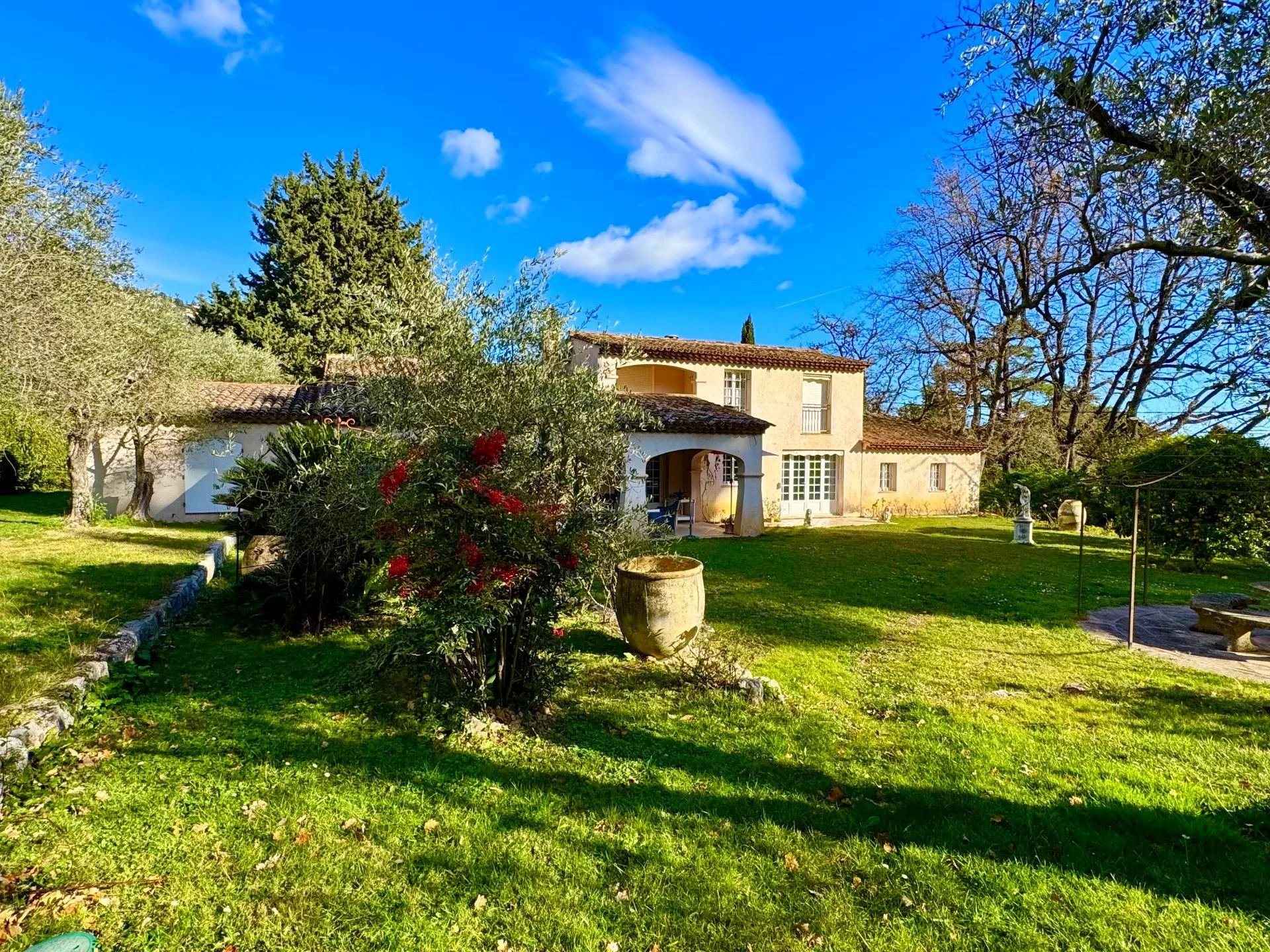 Maison à vendre, 280m², Spéracèdes