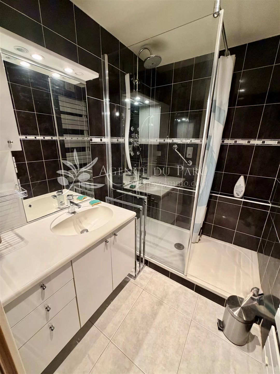 Appartement – Antibes, Centre Ville, Juan-les-Pins - Plus