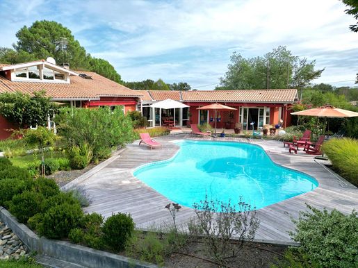 Maison 8 pièces 370 m² · à Langon · 370 m² · 814 000 €