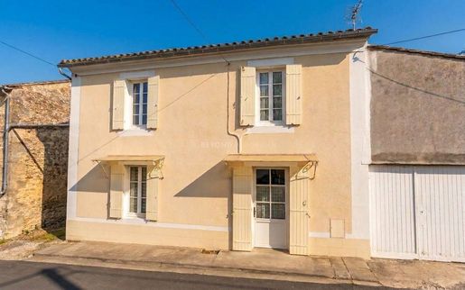 Maison 6 pièces 95 m² · à Gensac · 95 m² · 130 000 €