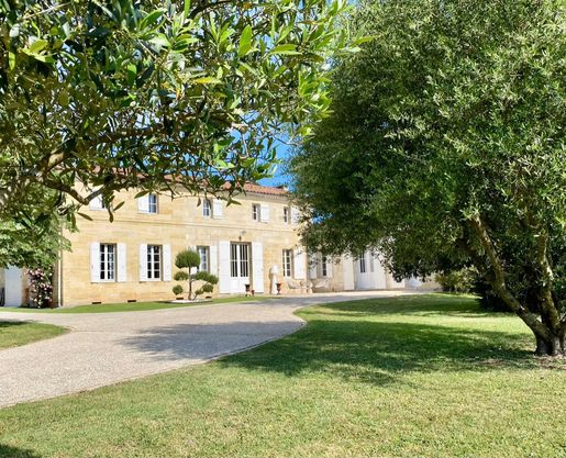 Maison 9 pièces 255 m² · à Libourne · 255 m² · 699 000 €