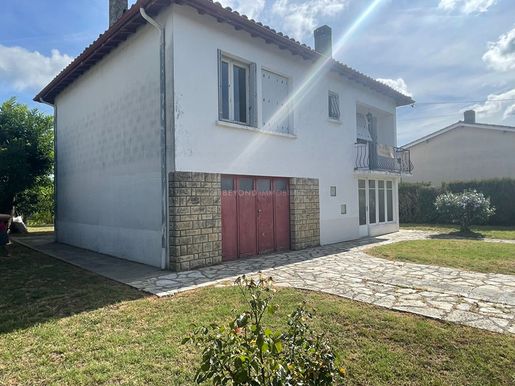 Maison 6 pièces 154 m² · à Monségur · 154 m² · 160 000 €