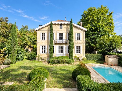 Maison 8 pièces 251 m² · à Saint-Seurin-sur-l'Isle · 251 m² · 449 000 €