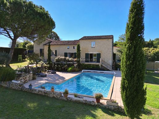 Maison 11 pièces 330 m² · à Saint-Émilion · 330 m² · 795 000 €