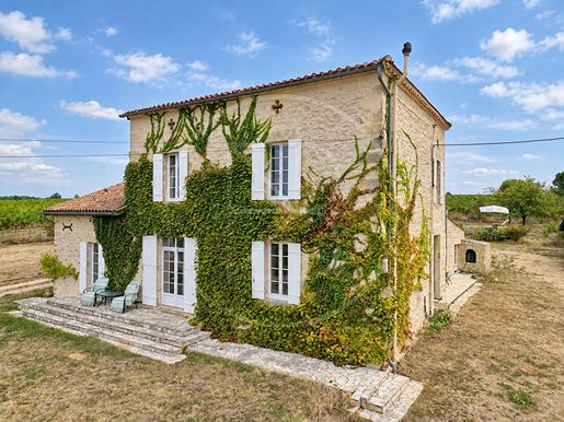 Maison 7 pièces 279 m² · à Pellegrue · 279 m² · 487 500 €