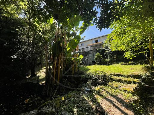 Maison 6 pièces 189 m² · à Sauveterre-de-Guyenne · 189 m² · 200 000 €