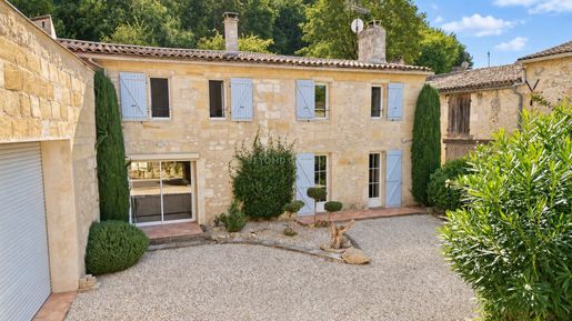 Maison 6 pièces 195 m² · à Langoiran · 195 m² · 679 000 €
