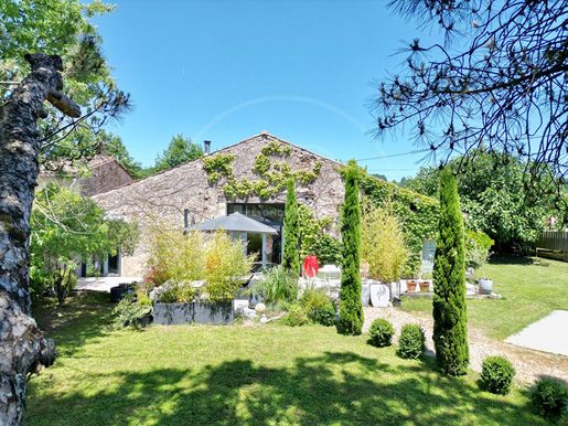 Maison 6 pièces 150 m² · à Lamothe-Montravel · 150 m² · 329 000 €