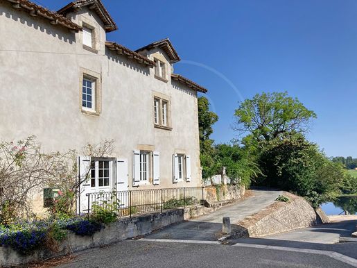 Maison 11 pièces 300 m² · à Eynesse · 300 m² · 299 500 €