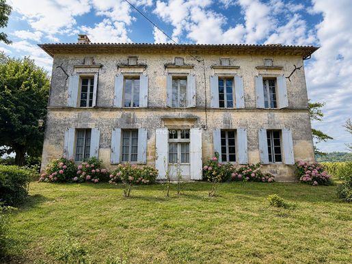 Maison 9 pièces 260 m² · à Rauzan · 260 m² · 249 000 €