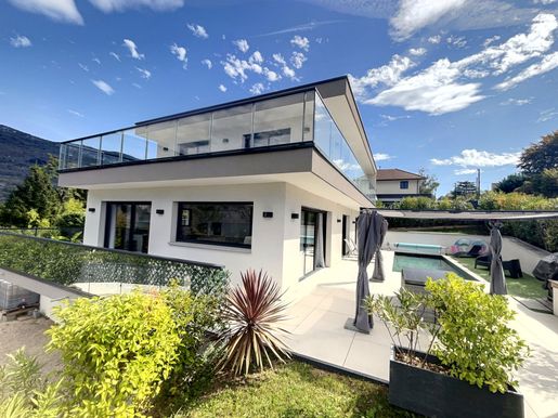 Maison 9 pièces 215 m² · à Brison-Saint-Innocent · 215 m² · 1 150 000 €