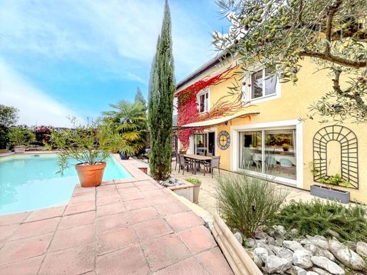 Maison 8 pièces 310 m² · à Brison-Saint-Innocent · 310 m² · 849 000 €