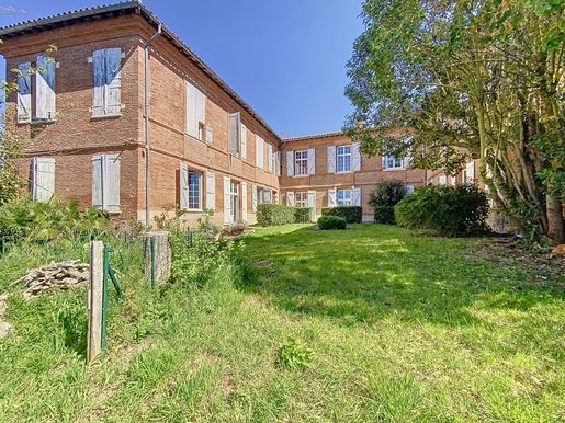 Maison 17 pièces 445 m² · à Lanta · 445 m² · 855 000 €