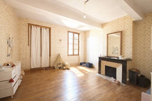 Maison 8 pièces 350 m² · à Castelsarrasin · 350 m² · 149 800 €