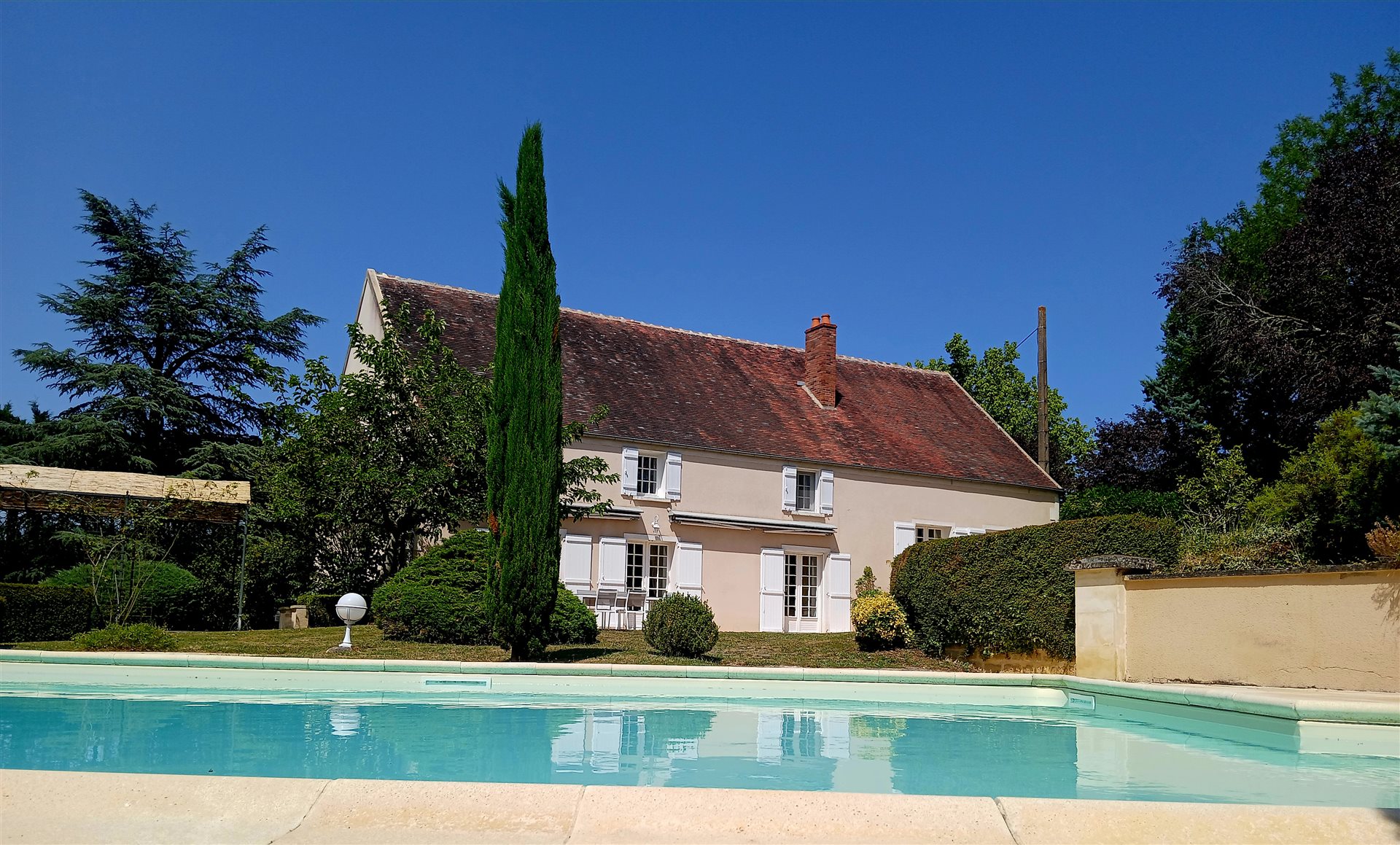 8 pièces 260 m² · à Auxerre · 260 m² · 513 600 €