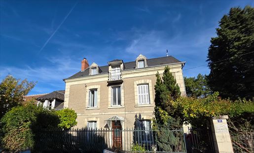 12 pièces 240 m² · à La Roche-Posay · 240 m² · 249 000 €