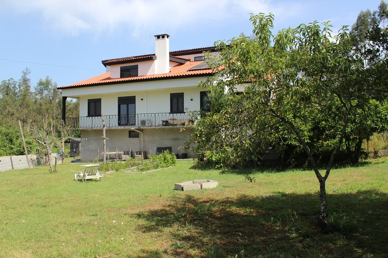 Casa moderna T5 com vista bonita, Santa Comba Dão