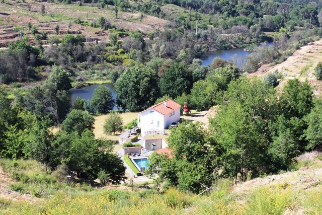 Mansarda con molto fascino, 2,2 ettari e 2 abitazioni, di fronte al fiume Mondego, Vila do Mato, Tábua