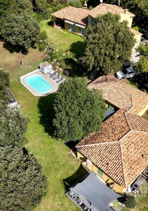 Maison 8 pièces 230 m² · à Rognes · 230 m² · 1 200 000 €