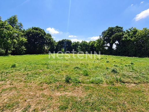 Terrain 3600 m² · à Trévérec · 69 700 €