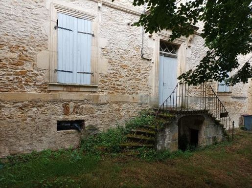 Maison 320 m² · à Fumel · 320 m² · 60 000 €