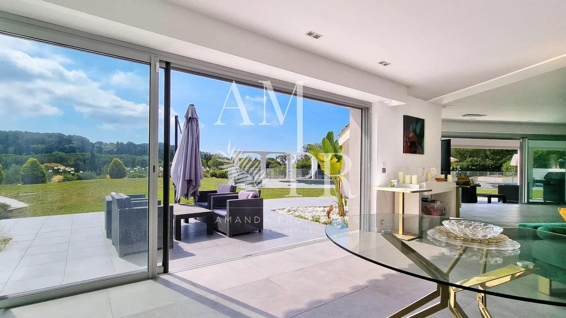 Maison à louer, 250m², Mougins