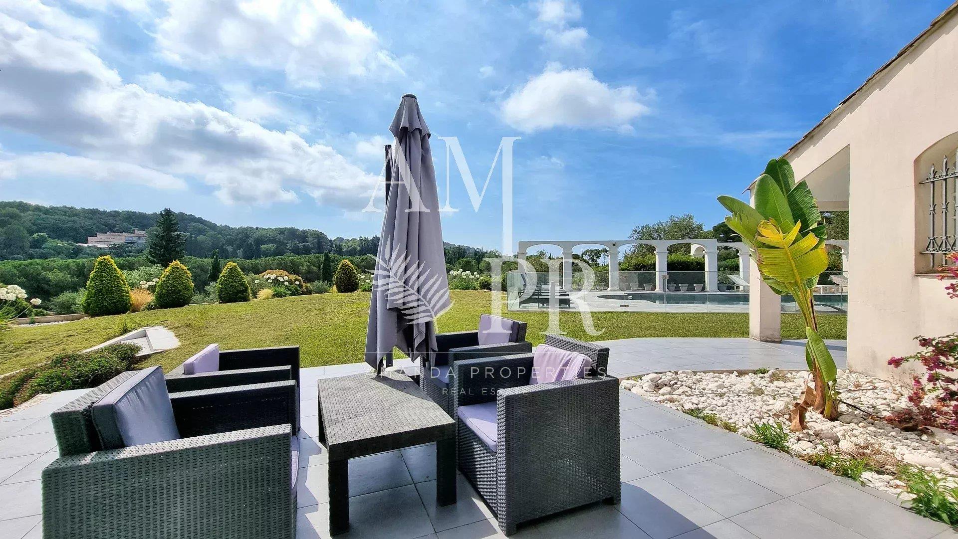 Maison à louer, 250m², Mougins
