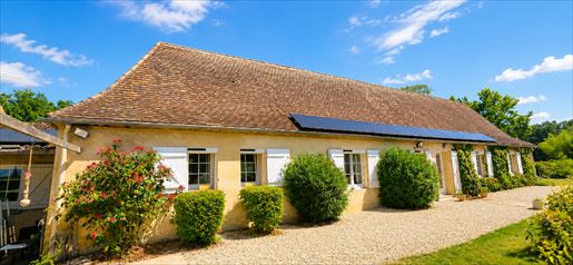Périgourdine mit Charakter und Pool sowie Ferienhaus am Rande von Bergerac