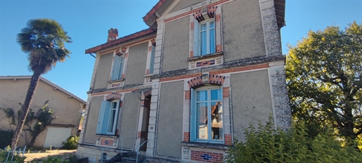 Maison 5 pièces 192 m² · à Sainte-Foy-la-Grande · 192 m² · 161 000 €