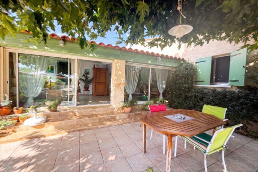 6 pièces 174 m² · à Saint-Quentin-la-Poterie · 174 m² · 460 000 €