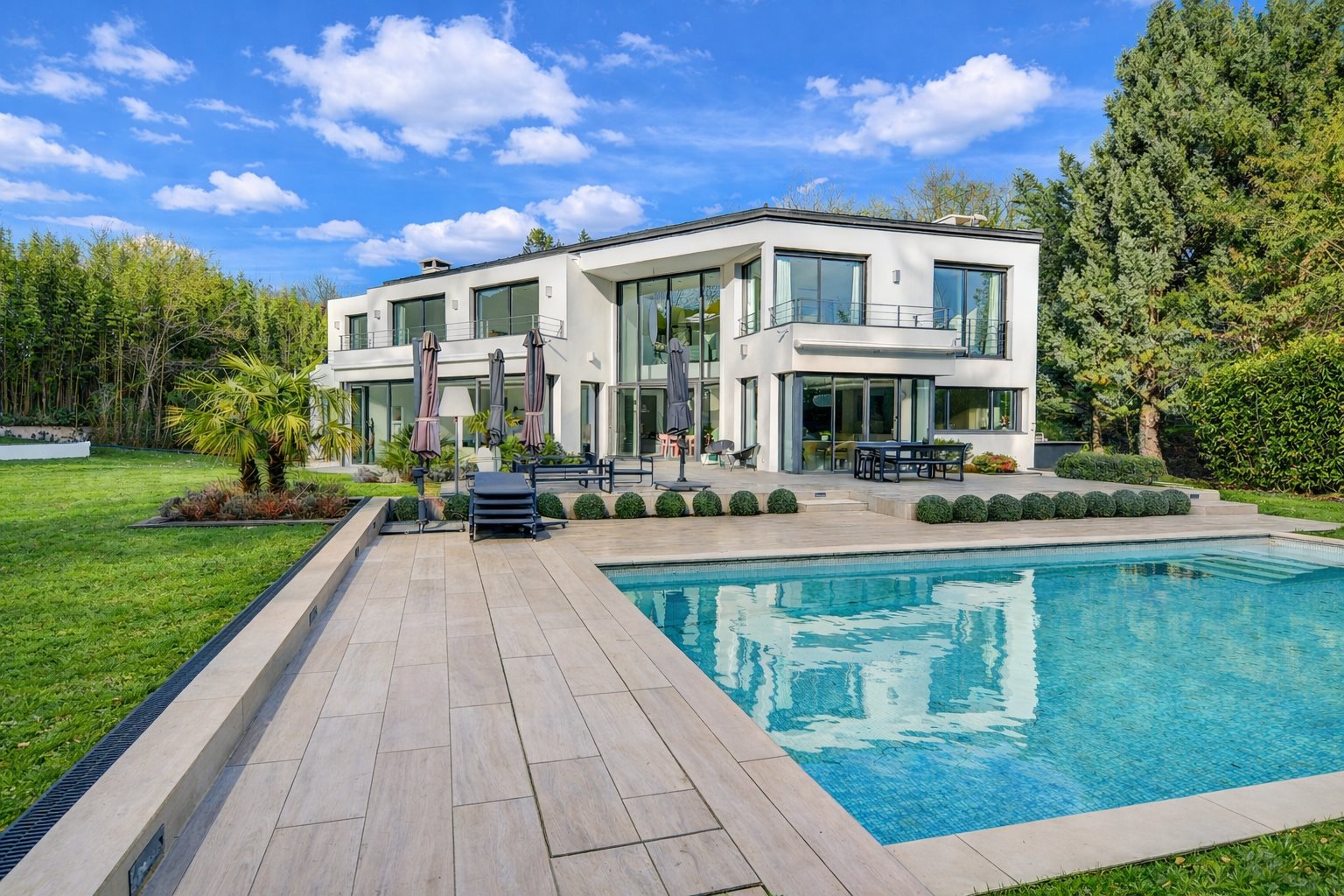 Maison à louer, 383m², Garches