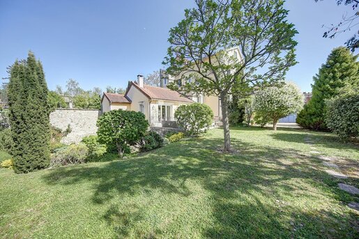Maison 8 pièces 215 m² · à Saint-Germain-en-Laye · 215 m² · 1 500 000 €
