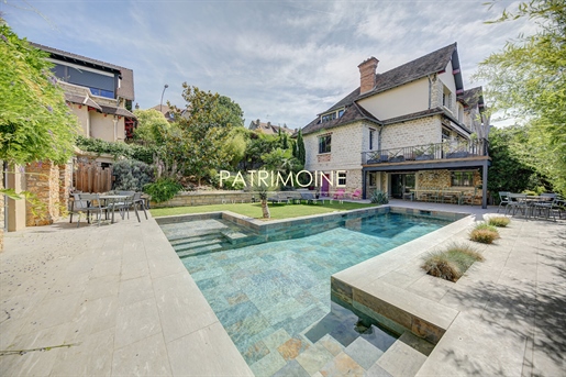 Maison 10 pièces 450 m² · à Saint-Germain-en-Laye · 450 m² · 3 090 000 €