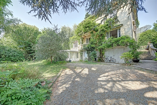 Maison 10 pièces 237 m² · à Louveciennes · 237 m² · 1 290 000 €
