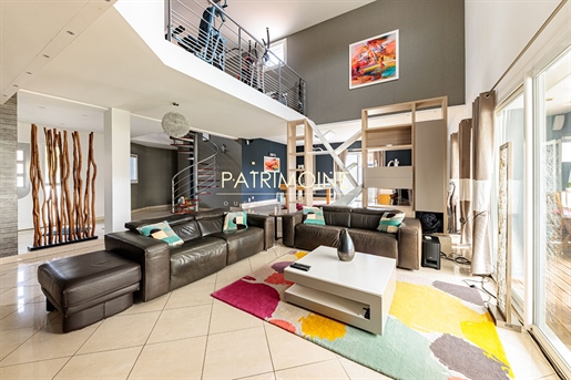 Maison 12 pièces 250 m² · à Nantes · 250 m² · 699 999 €