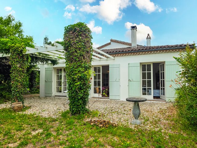 6 pièces 160 m² · à Port-Sainte-Foy-Et-Ponchapt · 160 m² · 346 500 €